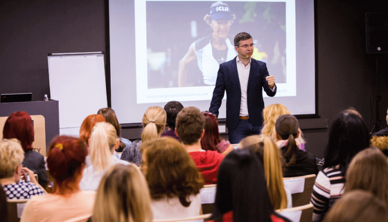 Dr. Aleksander Šinigoj, vedeželjni webinarji, digitalni marketing iz prakse, Martin Korošec